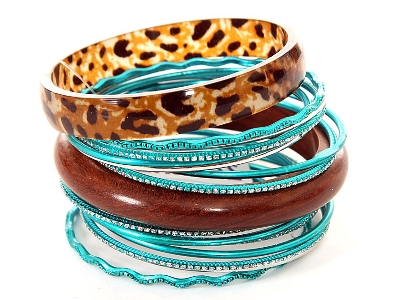 Set of 16 Piece Bangles